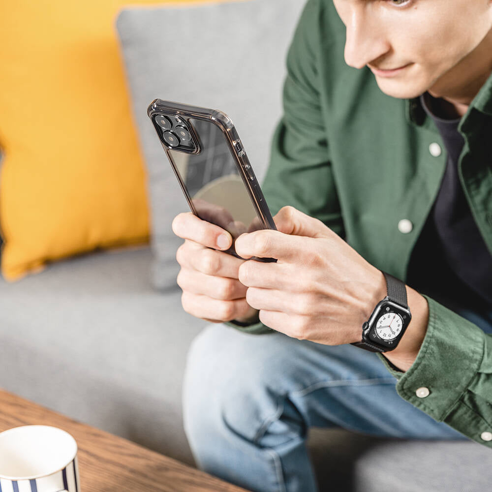 Switcheasy Alos iPhone 13 Anti-Mikrobiyal Şok Önleyicili Şeffaf Lisanslı Kılıf
