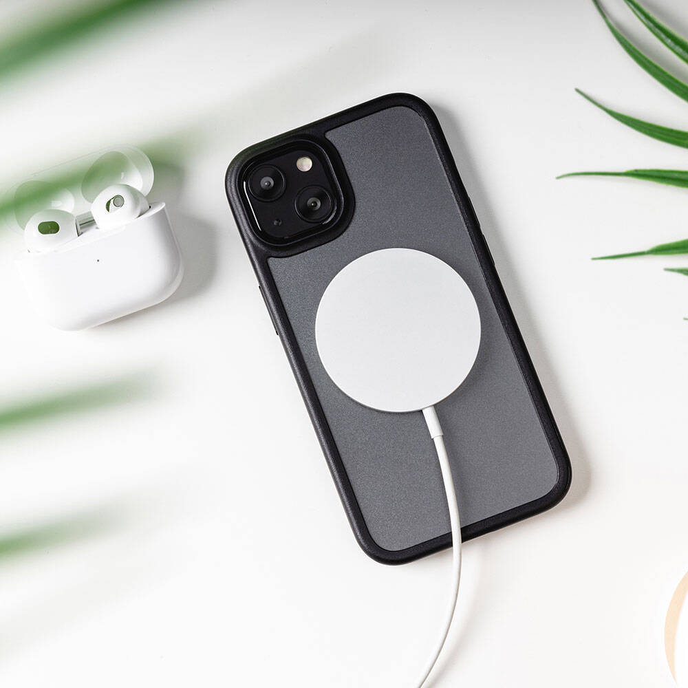 Switcheasy Aero Plus iPhone 13 Ultra İnce Şok Önleyicili Lisanslı Kılıf