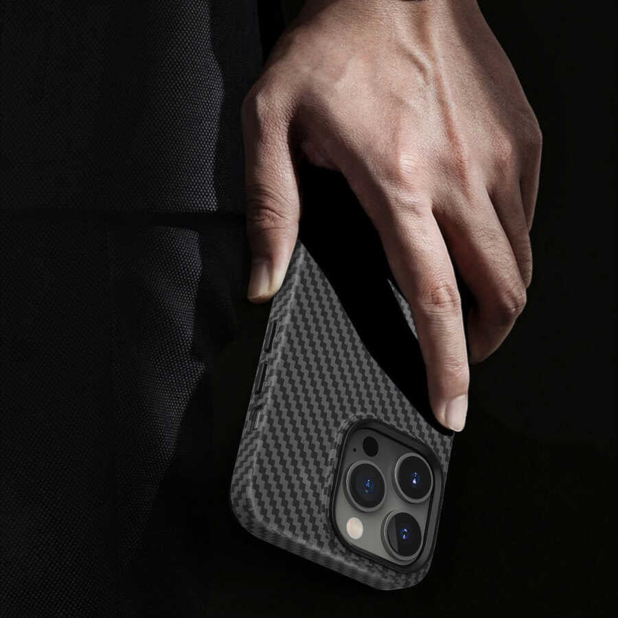 iPhone 14 Plus Kılıf Wiwu Karbon Fiber Görünümlü M-safe Wireless Şarj Özellikli Kabon Kılıf - 9