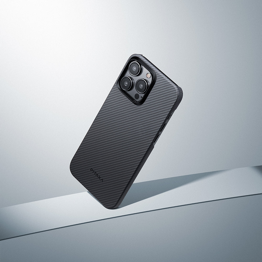Pitaka Ultra-Slim Classic Serisi iPhone 15 Pro M-safe Şarj Özellikli 600D Aramid Fiber Black-Grey Twill Kılıf