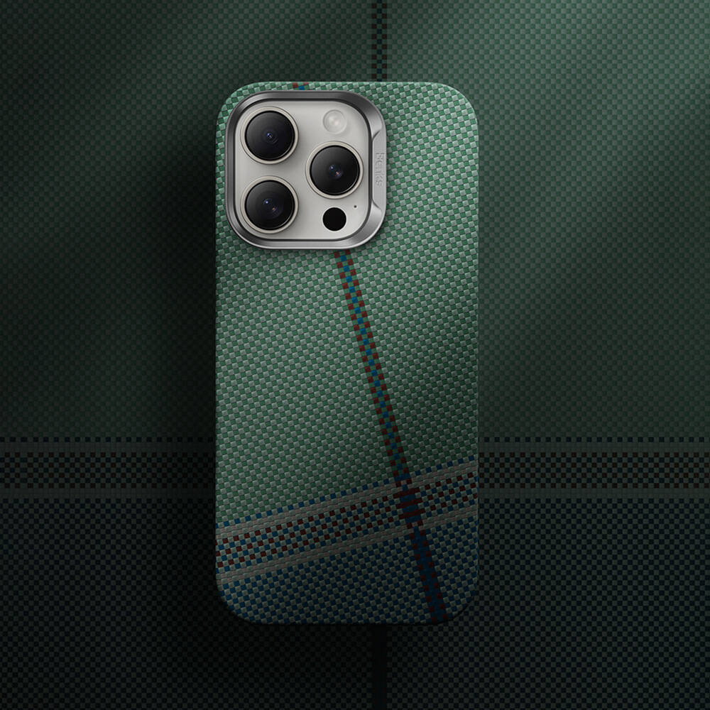 Benks Passion Green ArmorAir iPhone 15 Pro M-safe Şarj Özellikli Karbon Fiber Tasarımlı Kevlar Kılıf