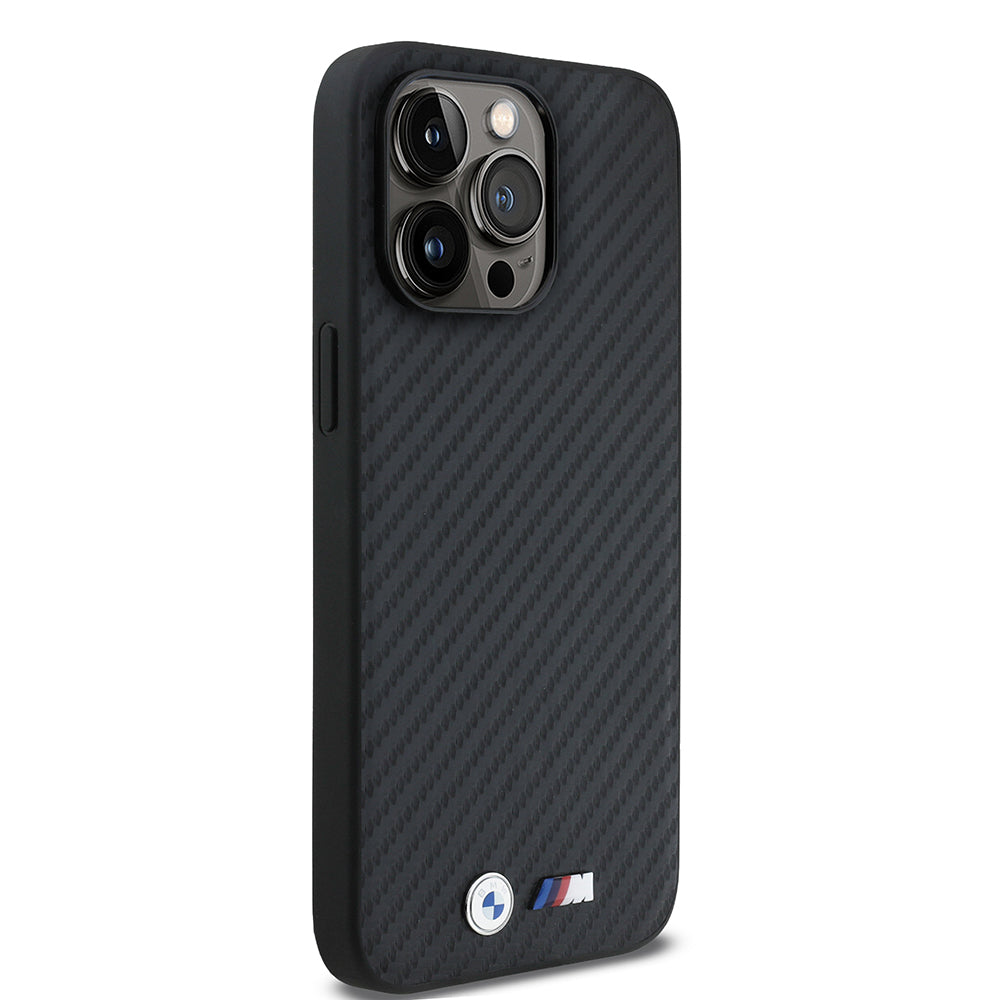 BMW iPhone 15 Pro Max Orjinal Lisanslı Karbon Fiber Tasarımlı ve Metal Logolu PU Deri Telefon Kılıfı
