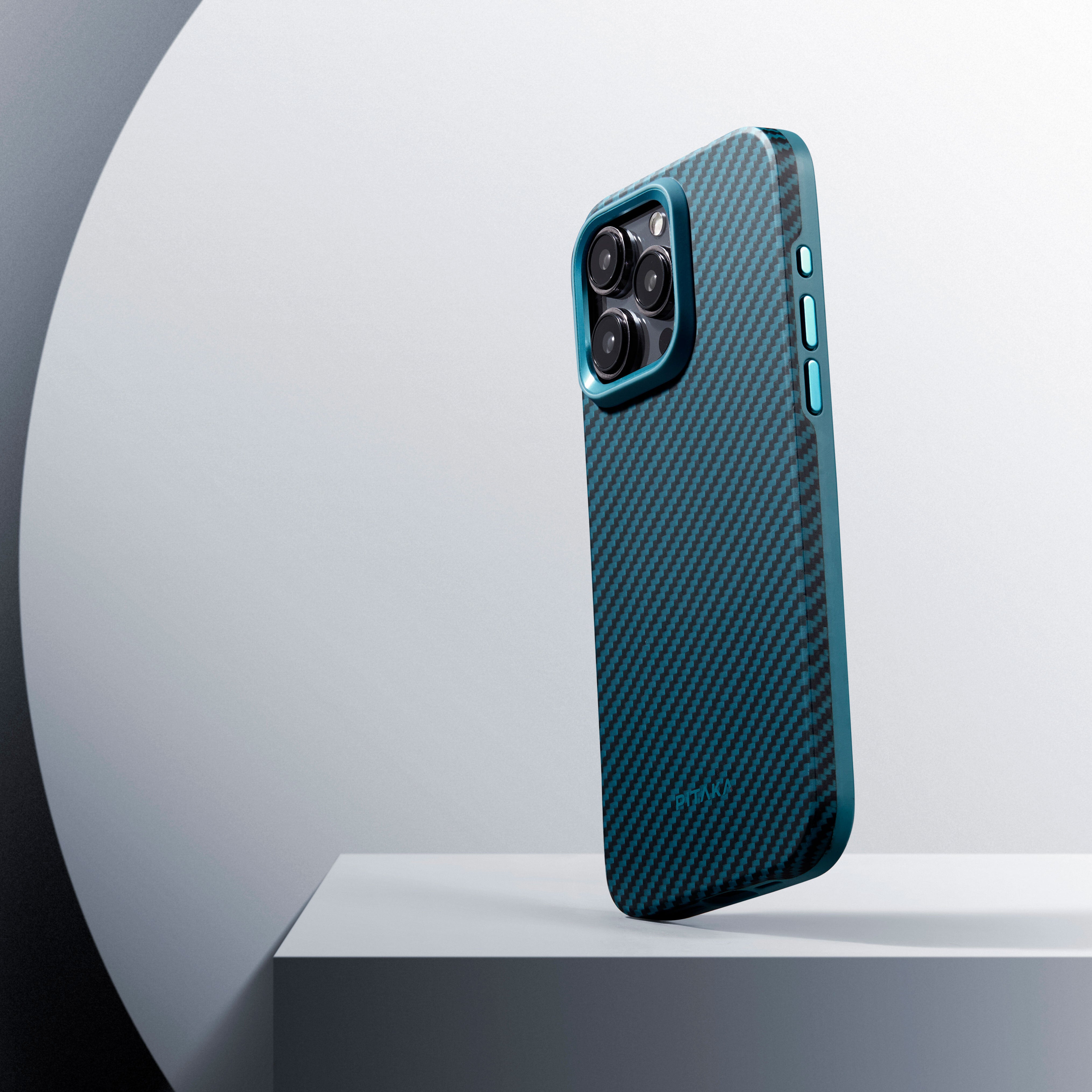 Pitaka Military-Grade Classic Serisi iPhone 15 Pro Max M-safe Şarj Özellikli 1500D Aramid Fiber Black-Grey Twill Kılıf