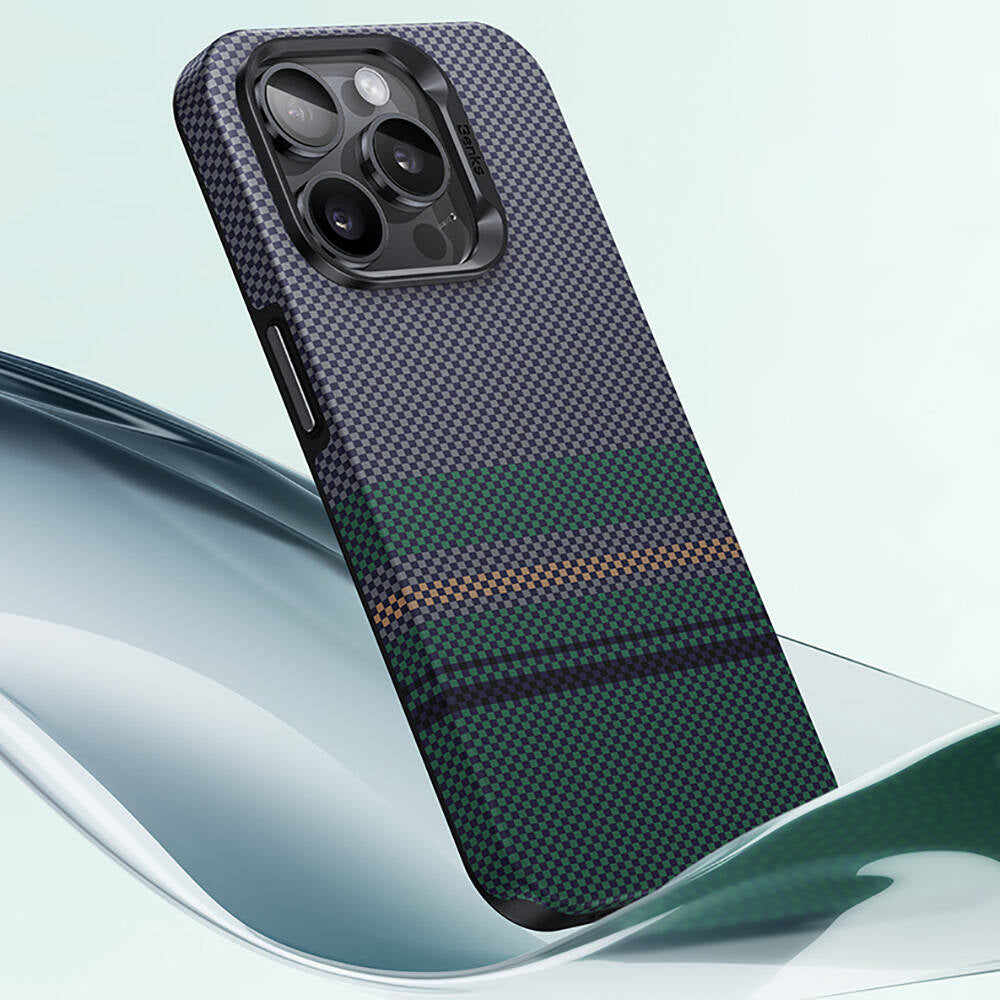 Benks Aurora ArmorPro iPhone 15 Pro Max M-safe Şarj Özellikli Karbon Fiber Tasarımlı Kevlar Kılıf