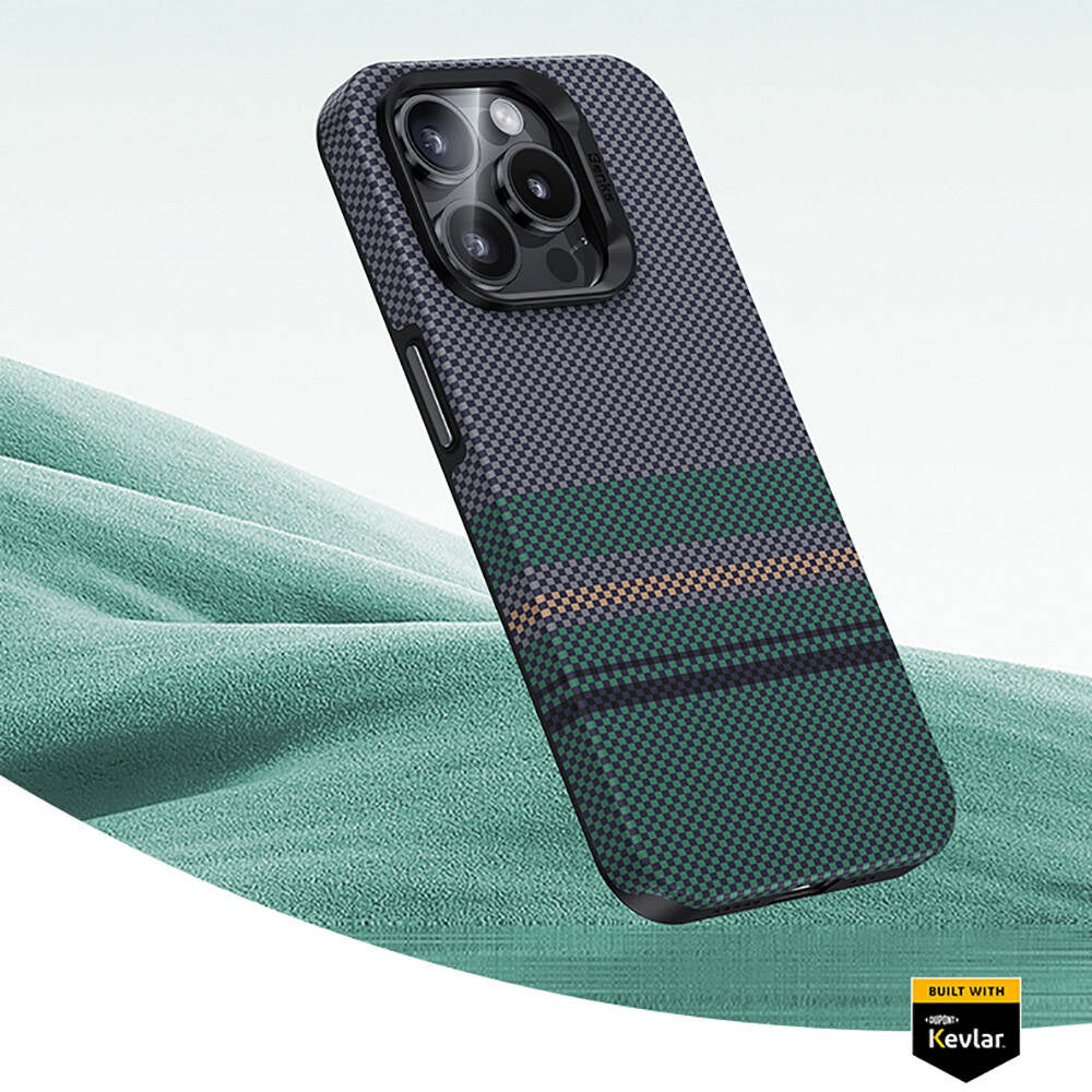 Benks Aurora ArmorPro iPhone 15 Pro Max M-safe Şarj Özellikli Karbon Fiber Tasarımlı Kevlar Kılıf
