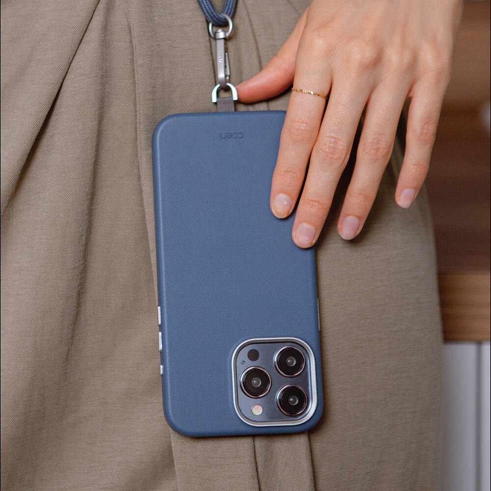 Coehl Muse iPhone 15 Pro Max M-safe Şarj Özellikli Soft Arka Yüzey Askı İpli Telefon Kılıfı