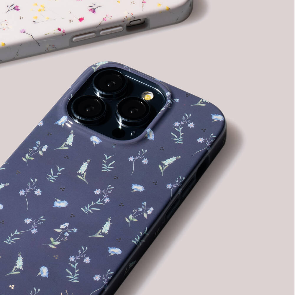 Coehl Prairie iPhone 15 Pro Max Mini Çayır Çiçekleri Desenli Kılıf
