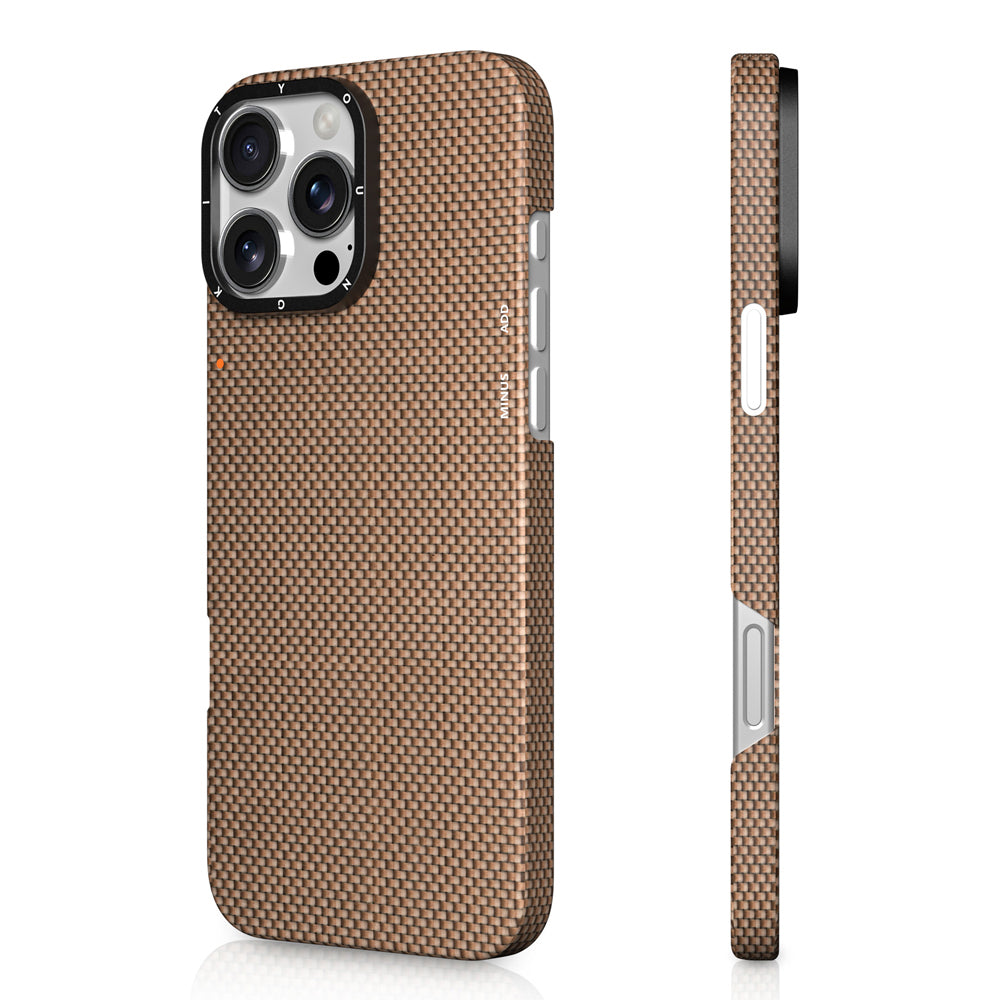 Youngkit Aramid iPhone 16 Pro Magsafe Şarj Özellikli Fiber 1500D Kevlar Extreme Wing Titanyum-Gold Serisi Kılıf