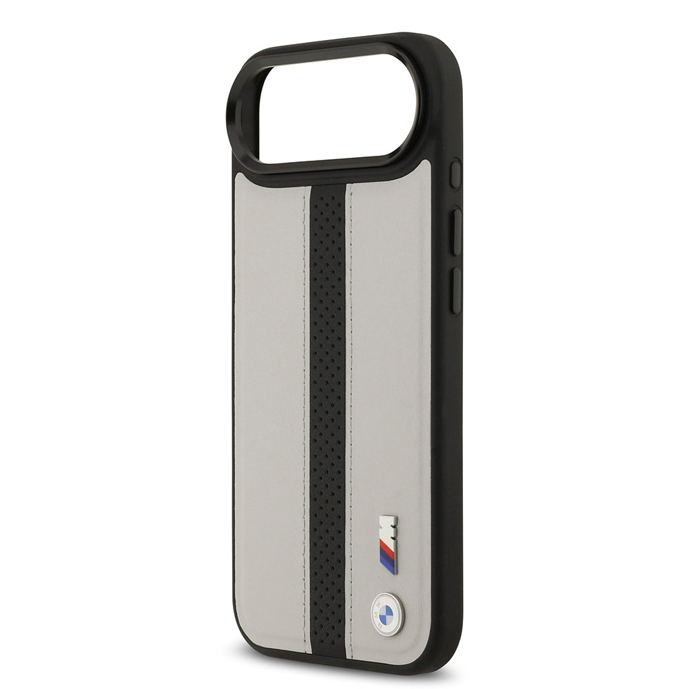 BMW iPhone 17 Air Orjinal Lisanslı M-safe Şarj Özellikli Deri Arka Yüzey Metal Logolu Delikli Şerit Tasarımlı Kılıf