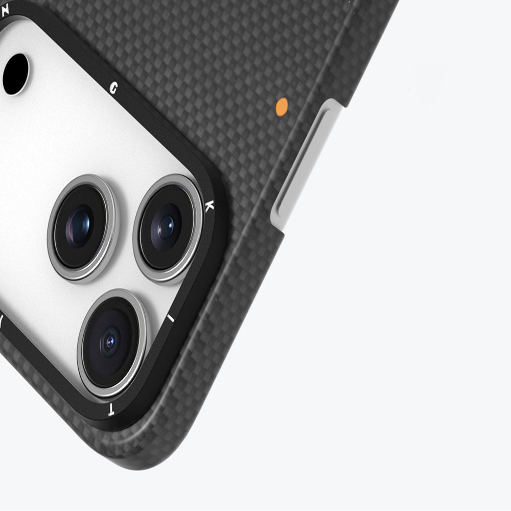 Youngkit 1500D Kevlar Extreme Wing Titanyum-Gold Serisi iPhone 17 Pro M-safe Şarj Özellikli Aramid Fiber Kılıf