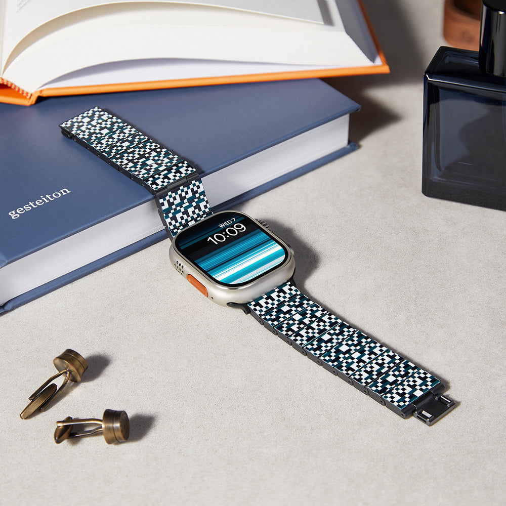 Pitaka Dreamland ChromaCarbon Serisi Tüm Apple Watch Modelleriyle Uyumlu Aramid Fiber ve Karbon Fiber Mosaic Universal Kordon
