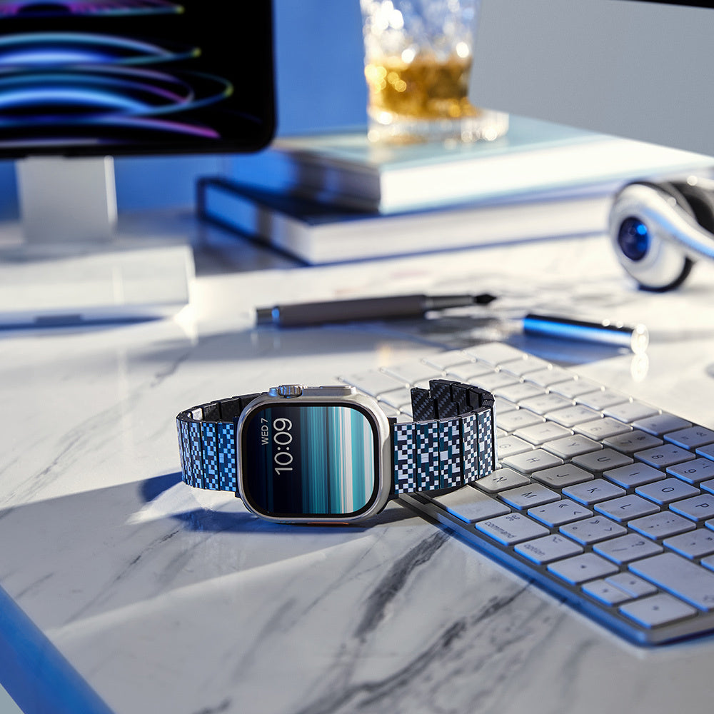 Pitaka Dreamland ChromaCarbon Serisi Tüm Apple Watch Modelleriyle Uyumlu Aramid Fiber ve Karbon Fiber Mosaic Universal Kordon