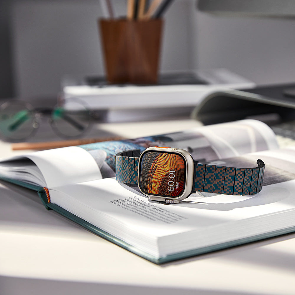 Pitaka Dreamland ChromaCarbon Serisi Tüm Apple Watch Modelleriyle Uyumlu Aramid Fiber ve Karbon Fiber Stairs Universal Kordon