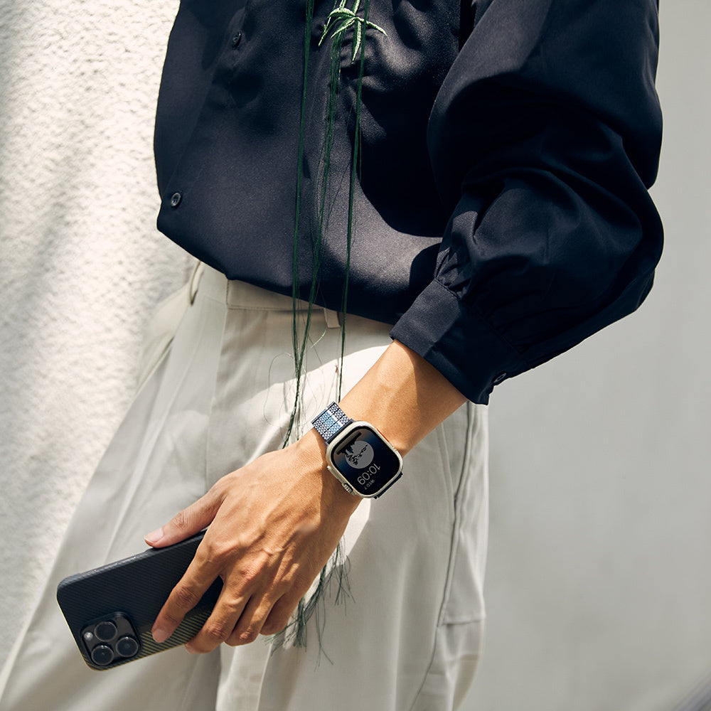 Pitaka Poetry of Things ChromaCarbon Serisi Tüm Apple Watch Modelleriyle Uyumlu Aramid Fiber ve Karbon Fiber Moon Universal Kordon