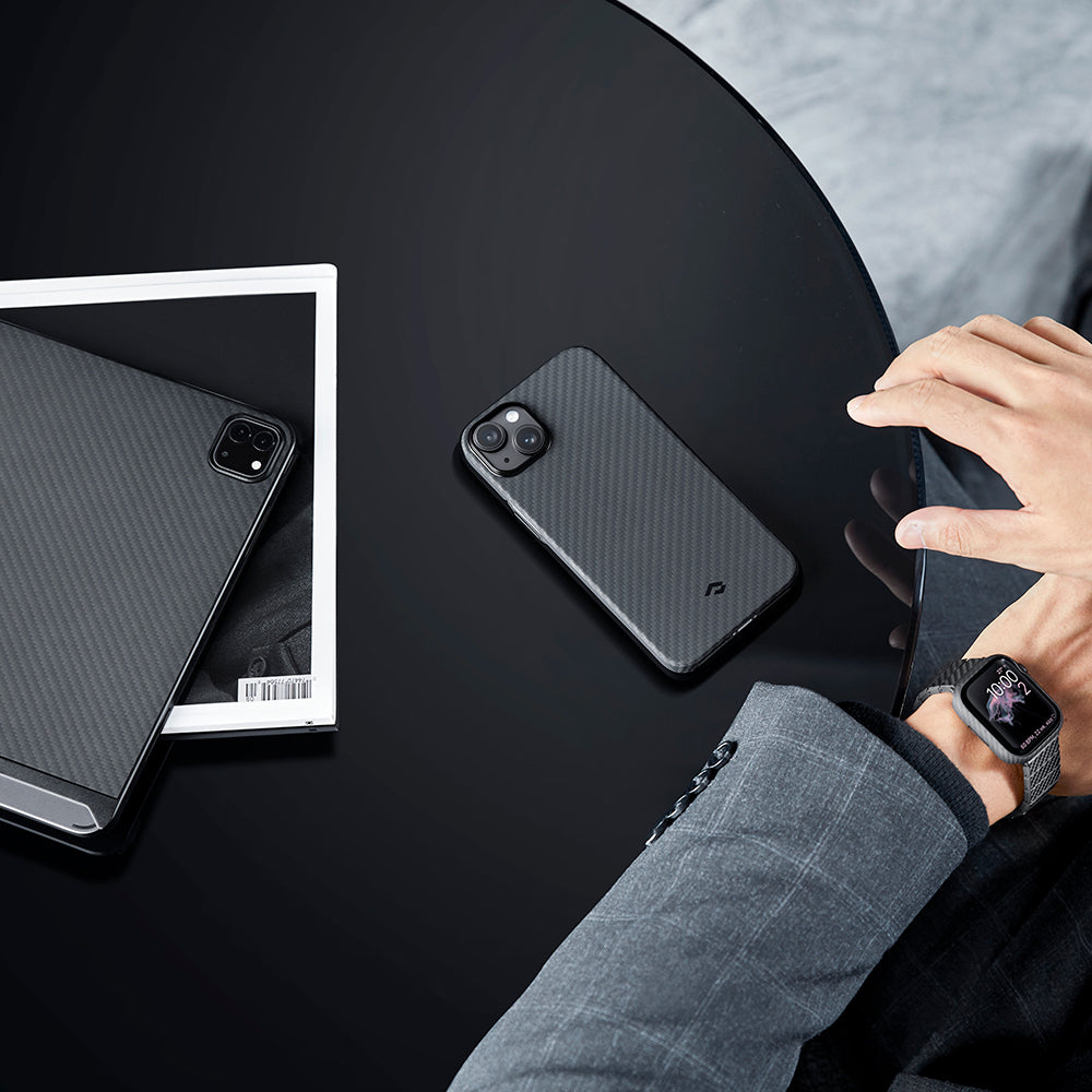 Pitaka Ultra-Slim Classic Serisi iPhone 14 M-safe Şarj Özellikli 1500D Aramid Fiber Black-Grey Twill Kılıf
