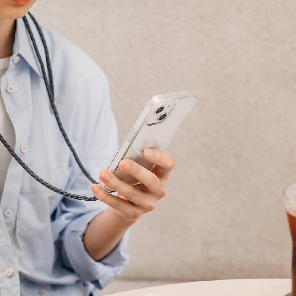 Switcheasy Play iPhone 14 Plus Boyun Askılı Şok Önleyicili Şeffaf Lisanslı Kılıf