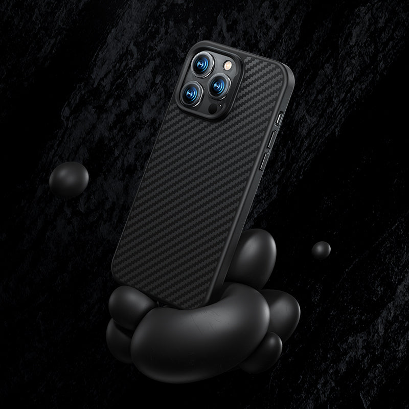 Benks Hybrid ArmorPro 1500D iPhone 14 Plus Karbon Fiber M-safe Şarj Özellikli Kevlar Kılıf
