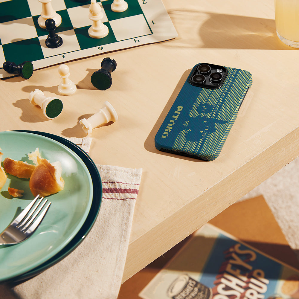 Pitaka Tactile Woven Pixel iPhone 14 Pro M-safe Şarj Özellikli Aramid Fiber Game Kılıf