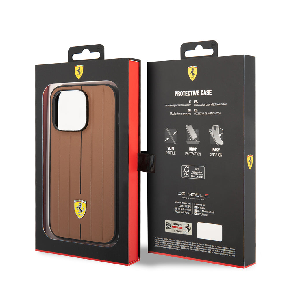 Ferrari iPhone 14 Pro Max Orjinal Lisanslı Deri Arka Yüzey Metal Logolu Şerit Tasarımlı Kılıf