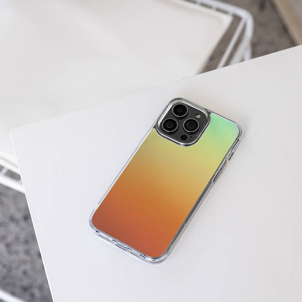 Switcheasy Crush Plus iPhone 14 Pro Max Renk Geçişli Kenarları Şeffaf Tasarımlı Lisanslı Kılıf