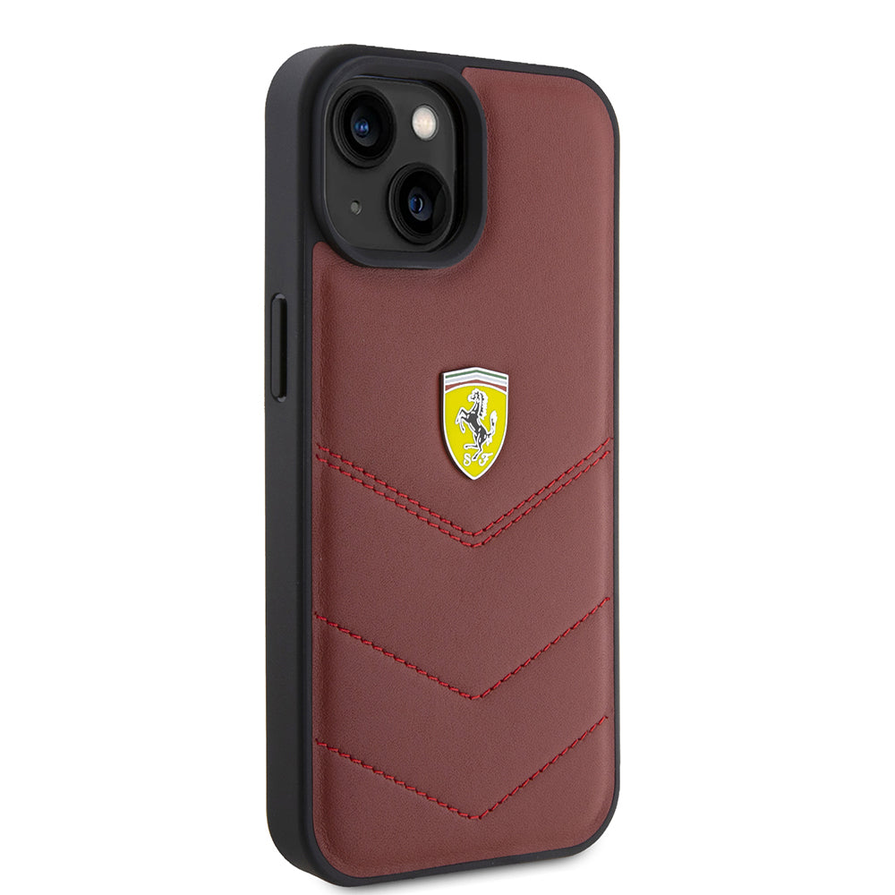 Ferrari iPhone 15 Orjinal Lisanslı Deri Dikişli Arka Yüzey Metal Logo Tasarımlı Telefon Kılıfı