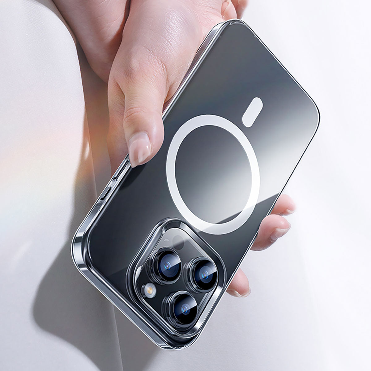 iPhone 15 Kılıf M-safe Şarj Özellikli Benks Crystal Serisi Şeffaf Telefon Kılıfı