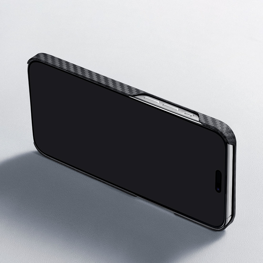 Pitaka Ultra-Slim Classic Serisi iPhone 15 Plus Kılıf M-safe Şarj Özellikli 1500D Aramid Fiber Black-Grey Twill Kılıf