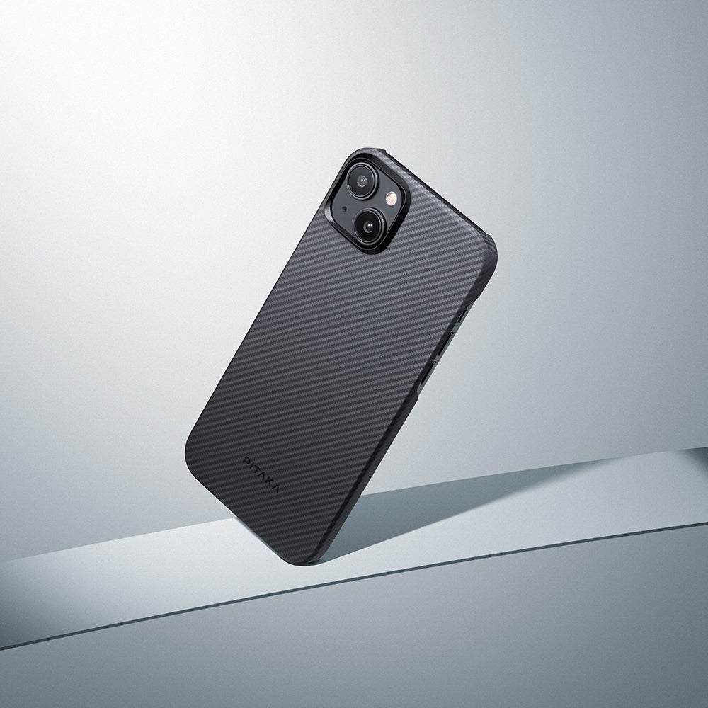 Pitaka Ultra-Slim Classic Serisi iPhone 15 Plus M-safe Şarj Özellikli 600D Aramid Fiber Black-Grey Twill Kılıf