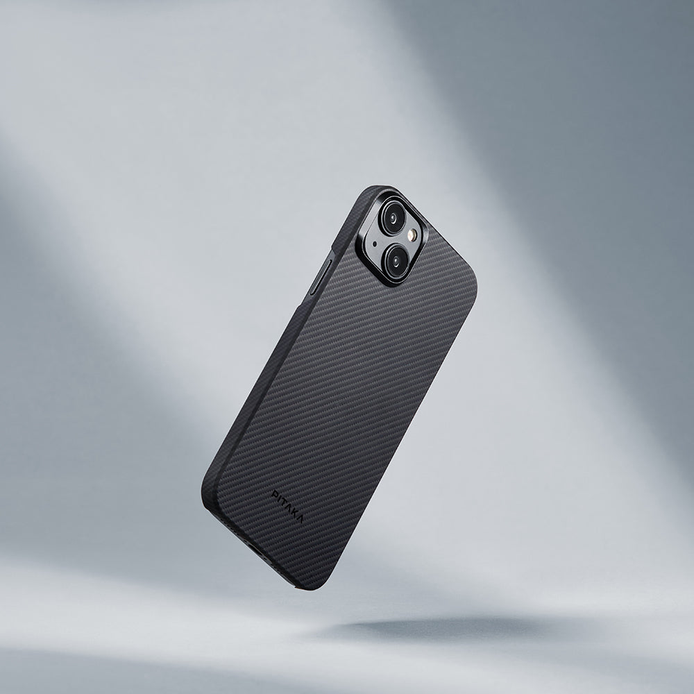 Pitaka Ultra-Slim Classic Serisi iPhone 15 Plus M-safe Şarj Özellikli 600D Aramid Fiber Black-Grey Twill Kılıf