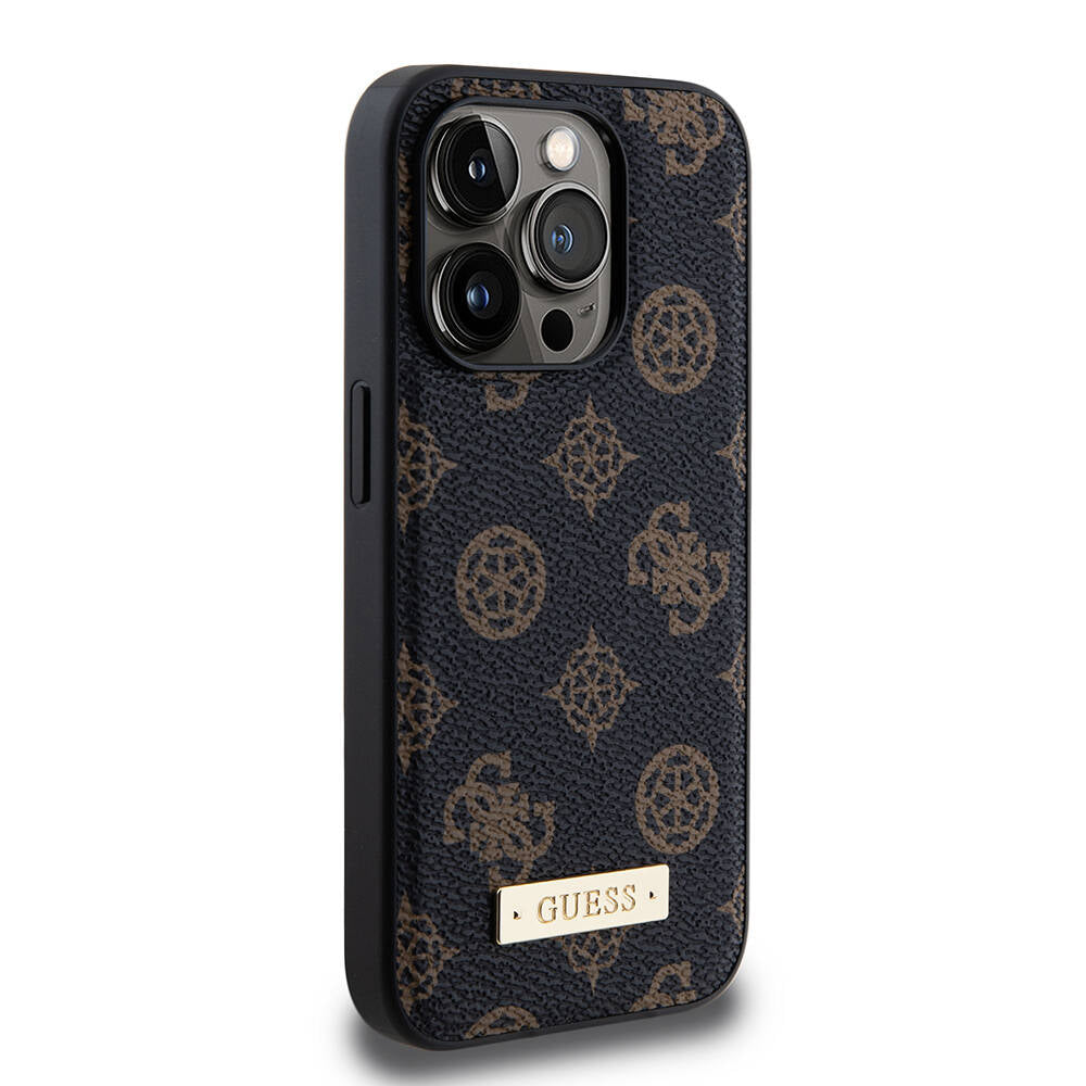 Guess iPhone 15 Pro M-safe Şarj Özellikli PU Deri Desenli Metal Plaka Logolu Kılıf