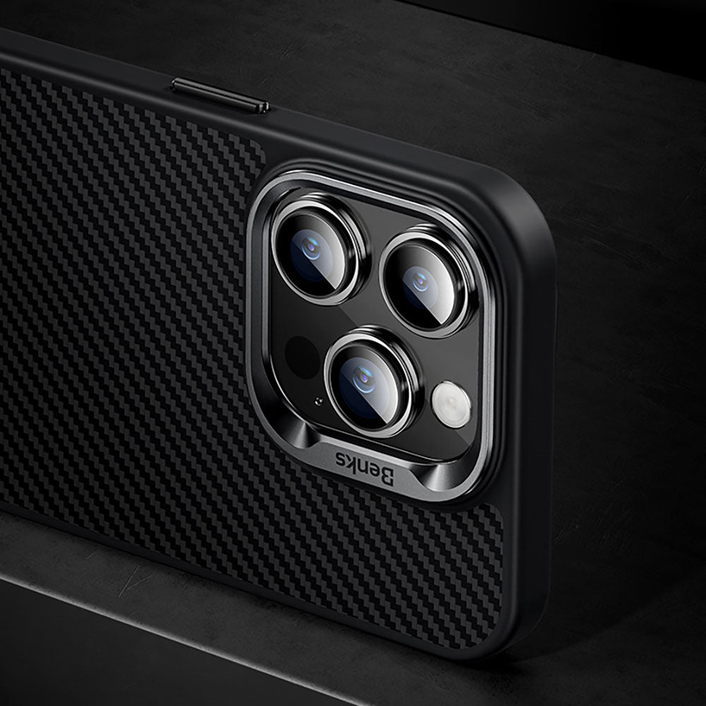 Benks Hybrid ArmorPro 600D iPhone 15 Pro Karbon Fiber M-safe Şarj Özellikli Kevlar Kılıf