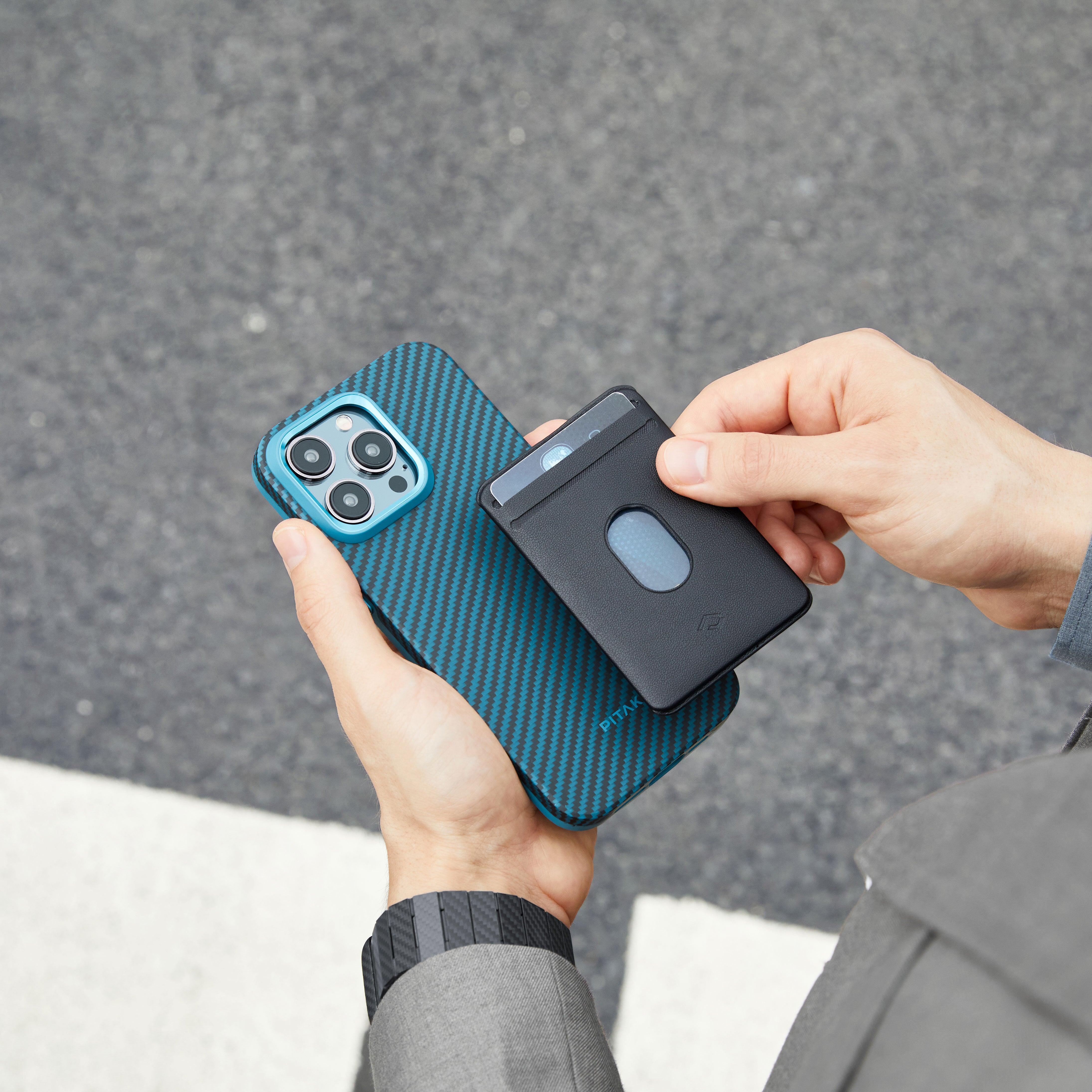 Pitaka Military-Grade Classic Serisi iPhone 15 Pro Kılıf Magsafe 1500D Aramid Fiber Black-Grey Twill Kılıf