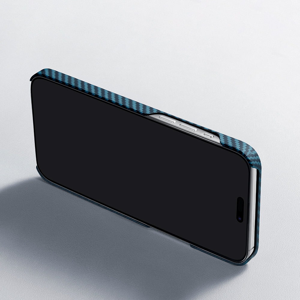 Pitaka Ultra-Slim Classic Serisi iPhone 15 Pro M-safe Şarj Özellikli 1500D Aramid Fiber Black-Blue Twill Kılıf