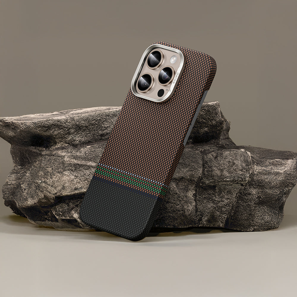 Benks Prestige ArmorAir iPhone 15 Pro Karbon Fiber Tasarımlı M-safe Kevlar Kılıf