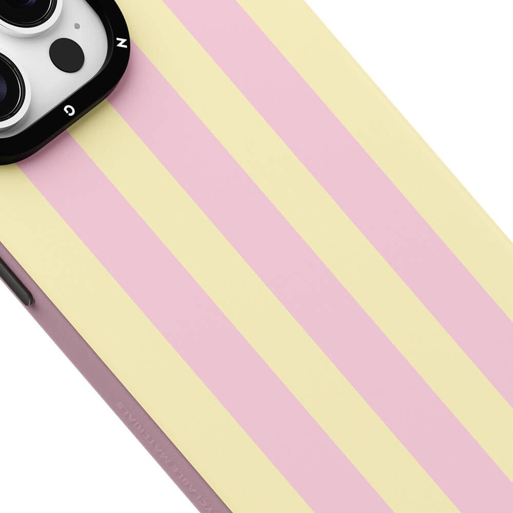 Youngkit Striped Piano Keys Serisi iPhone 15 Pro M-safe Şarj Özellikli Kılıf