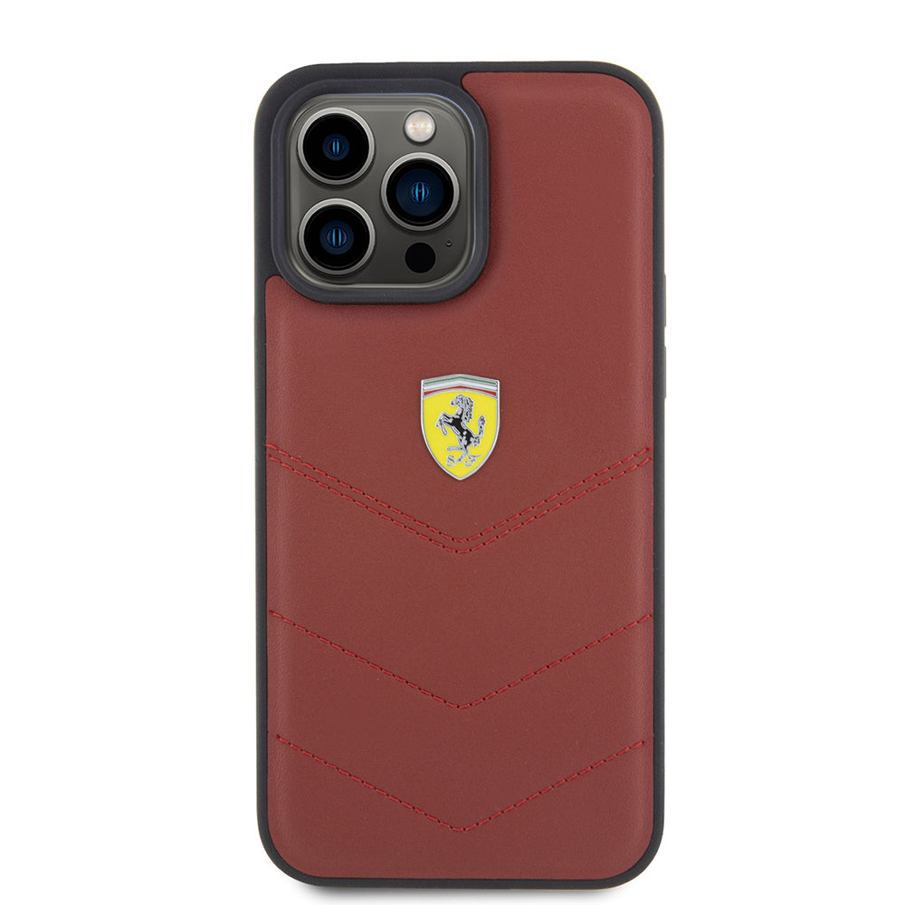 Ferrari iPhone 15 Pro Max Kılıf Orjinal Lisanslı Deri Dikişli Arka Yüzey Metal Logo Tasarımlı Kılıf