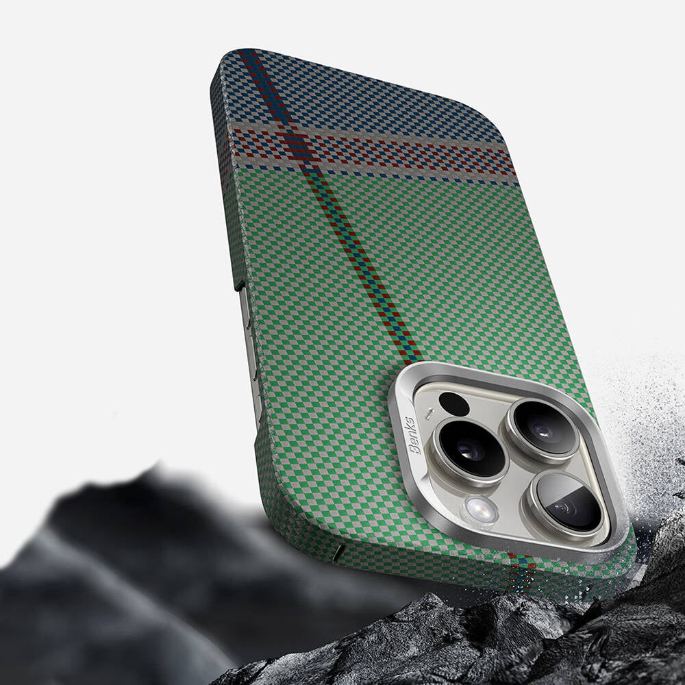 Benks Passion Green ArmorAir iPhone 15 Pro Max M-safe Şarj Özellikli Karbon Fiber Tasarımlı Kevlar Kılıf