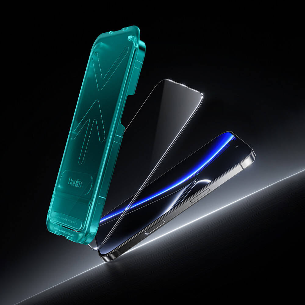 Benks Glass Warrior iPhone 16 Pro Safir Coating 0.9mm Kenarları Dayanıklaştırılmış Cam Ekran Koruyucu + Kolay Uygulama Aparatı