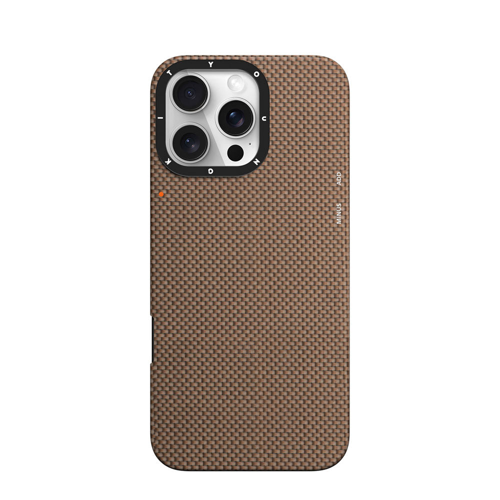Youngkit Aramid iPhone 16 Pro Magsafe Şarj Özellikli Fiber 1500D Kevlar Extreme Wing Titanyum-Gold Serisi Kılıf