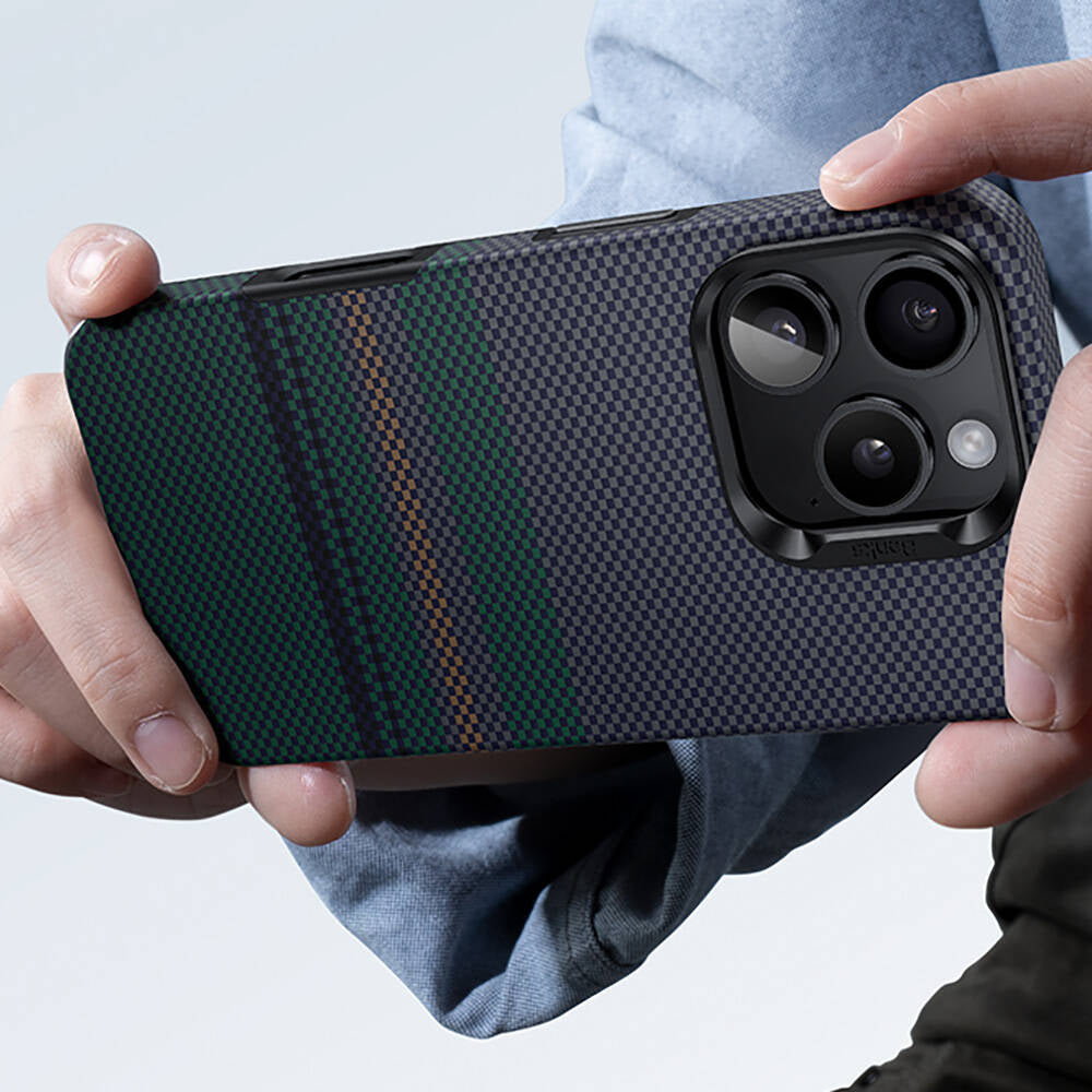 Benks Aurora ArmorPro iPhone 16 Pro M-safe Şarj Özellikli Karbon Fiber Tasarımlı Kevlar Kılıf