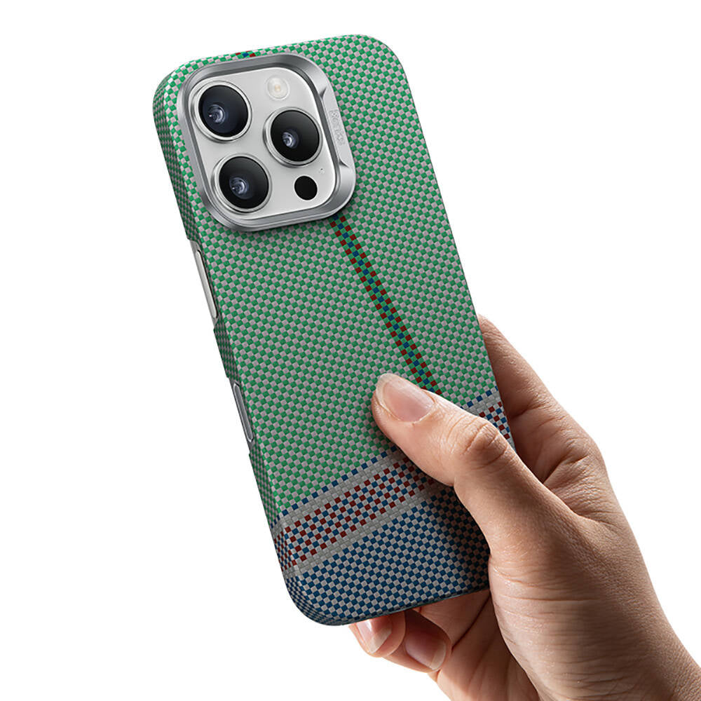 Benks Passion Green ArmorAir iPhone 16 Pro M-safe Şarj Özellikli Karbon Fiber Tasarımlı Kevlar Kılıf