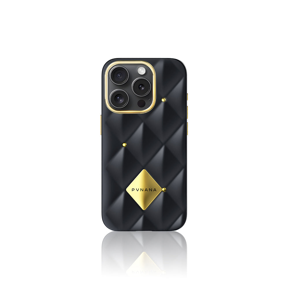 Pynana Metal Diamond Serisi iPhone 16 Pro Max Parlak Arka Yüzeyli Kabartma Tasarımlı Kapitone Kılıf