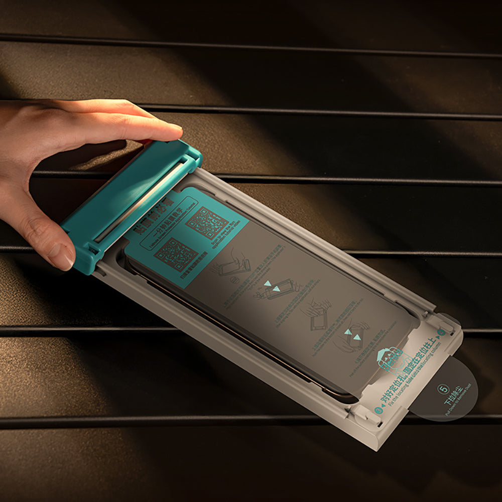 Benks Glass Warrior 2.0 EZFita iPhone 17 Pro Privacy Hayalet Cam Ekran Koruyucu + Kolay Uygulama Aparatı