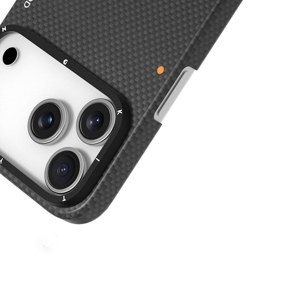 Youngkit 1500D Kevlar Extreme Wing Titanyum-Gold Serisi iPhone 17 Pro M-safe Şarj Özellikli Aramid Fiber Kılıf