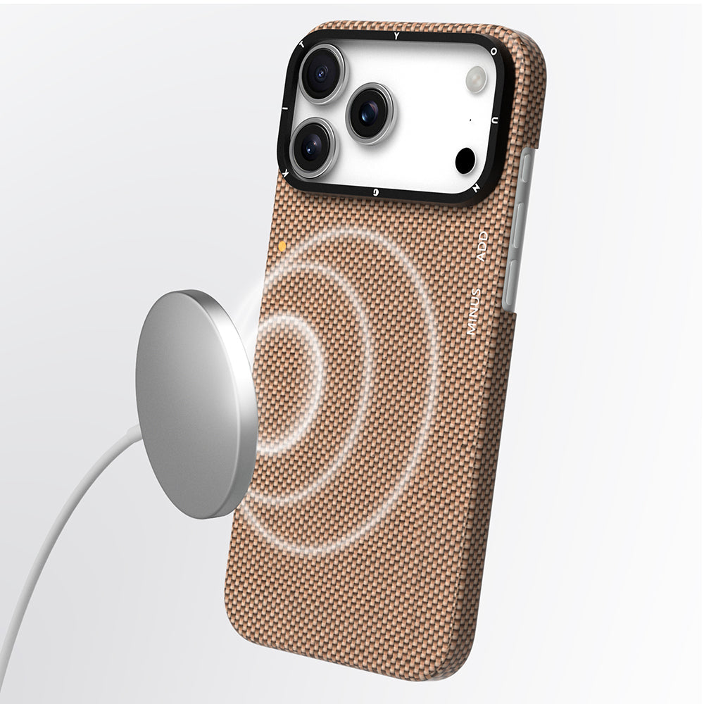 Youngkit 1500D Kevlar Extreme Wing Titanyum-Gold Serisi iPhone 17 Pro M-safe Şarj Özellikli Aramid Fiber Kılıf