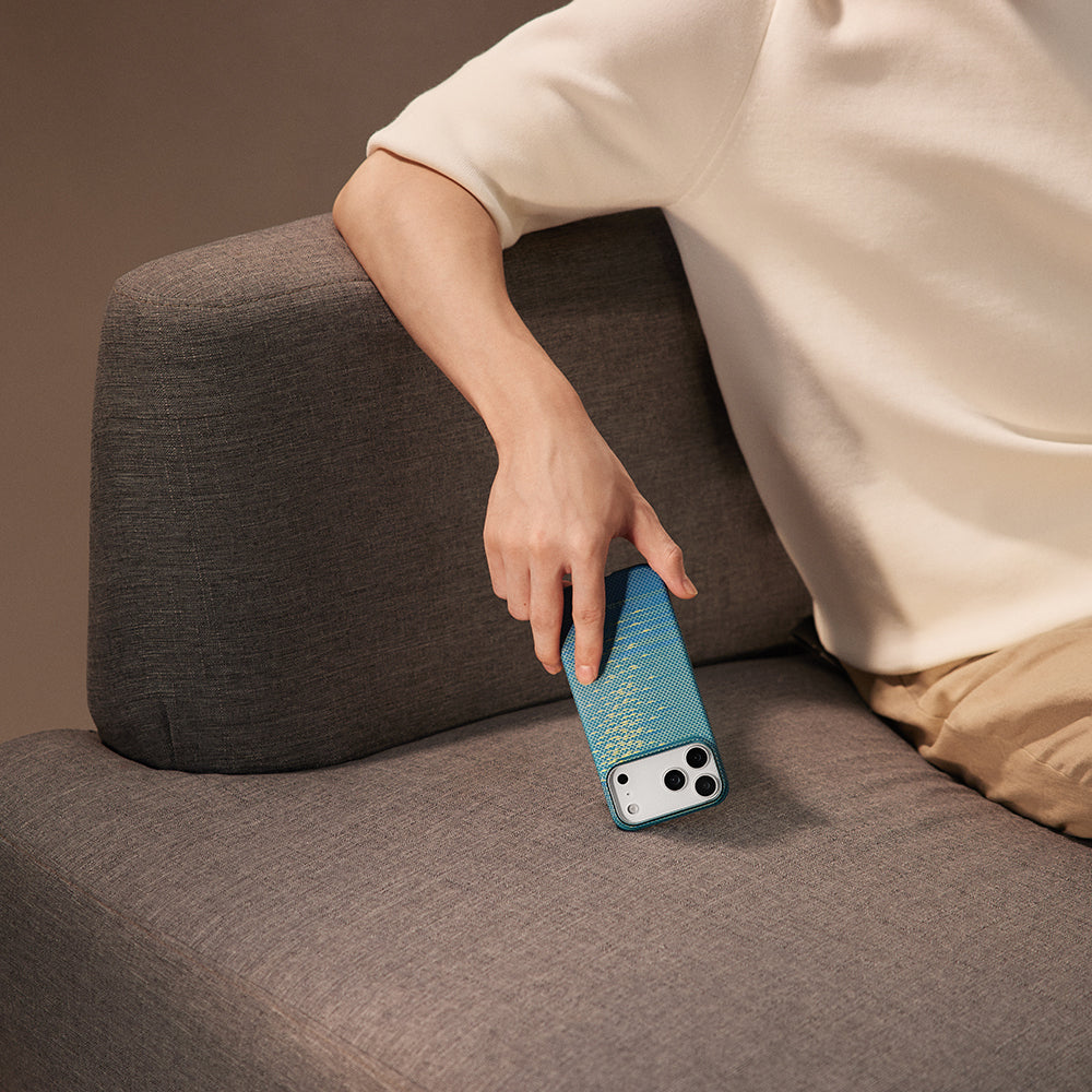 Pitaka Glints of Gold Ultra Slim Serisi iPhone 17 Pro Max M-safe Şarj Özellikli Aramid Fiber Kılıf