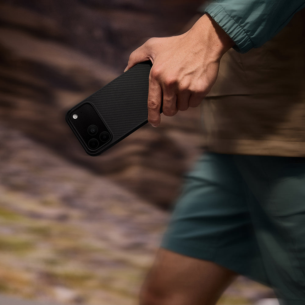 Pitaka Aramid Pro Guard Serisi iPhone 17 Pro Max M-safe Şarj Özellikli Black-Gray Kılıf