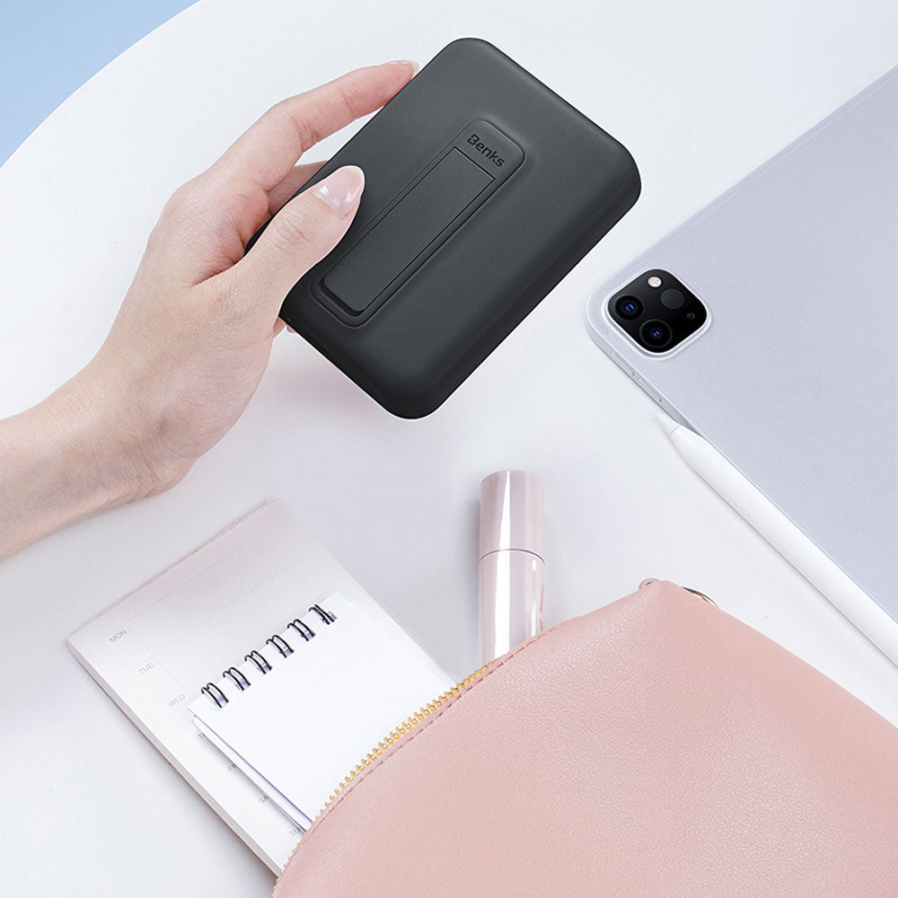 Benks MP09 M-safe Magnetik Standlı İnce Tasarımlı Powerbank 6000mAh