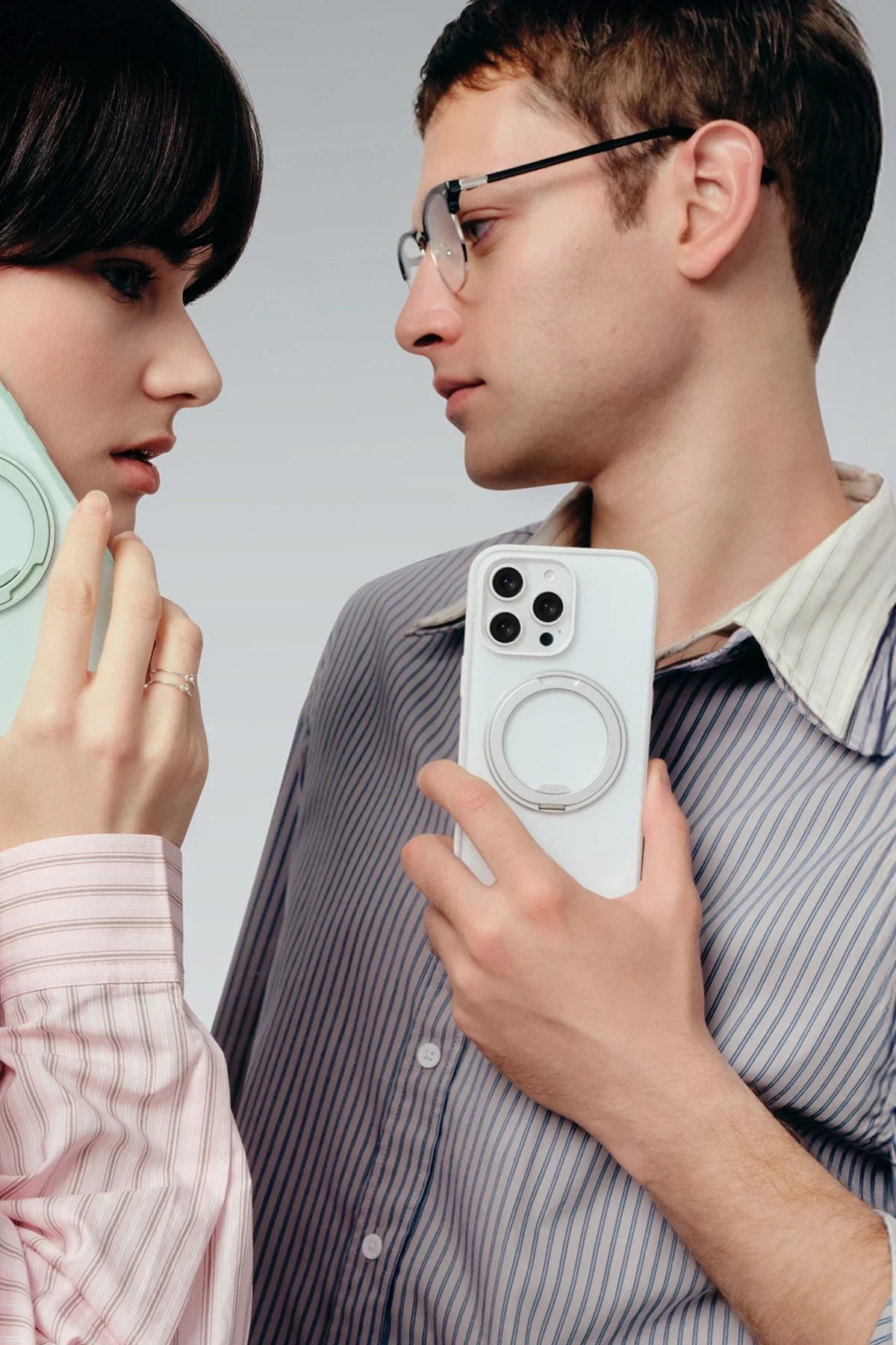 Torras O Stand R Fitness Serisi iPhone 16 Pro Magsafe Telefon Kılıfı