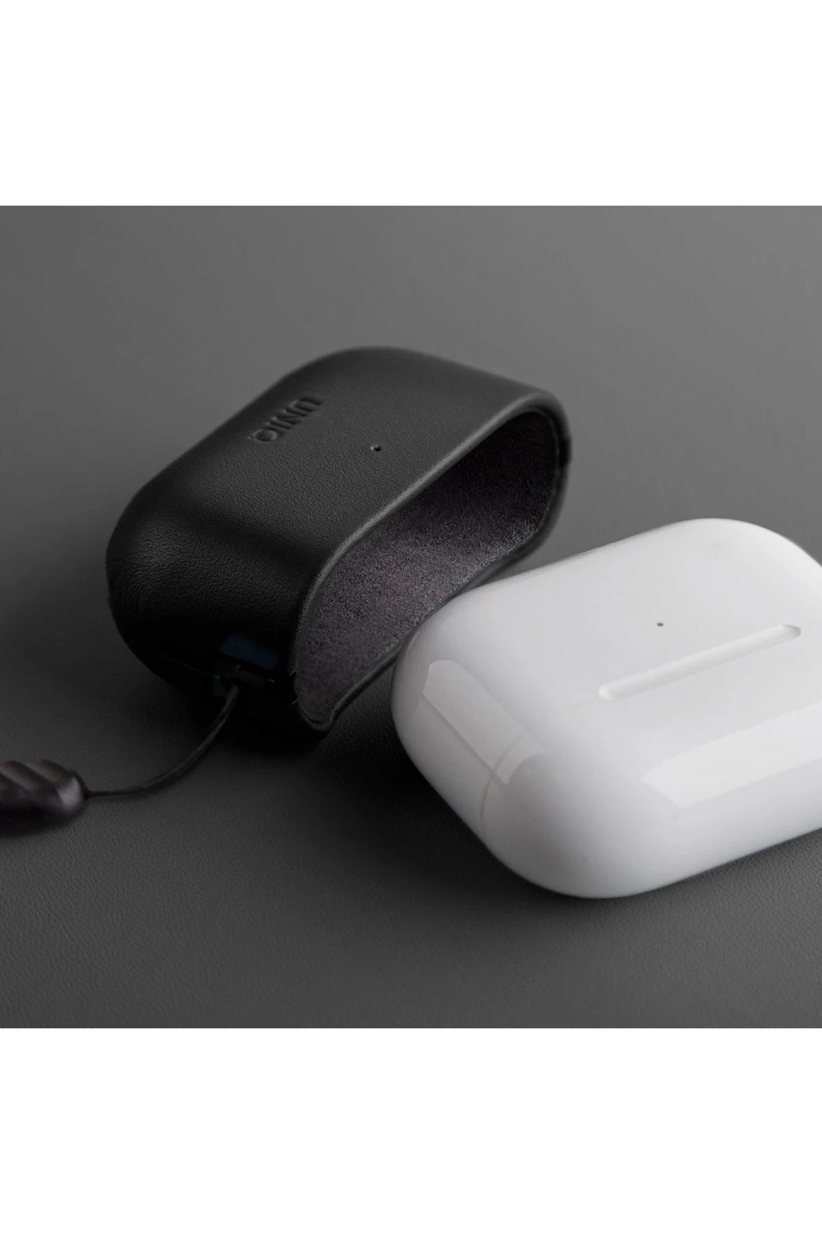 Uniq Airpods 3 (3.nesil) Terra Genuine Deri Kılıf